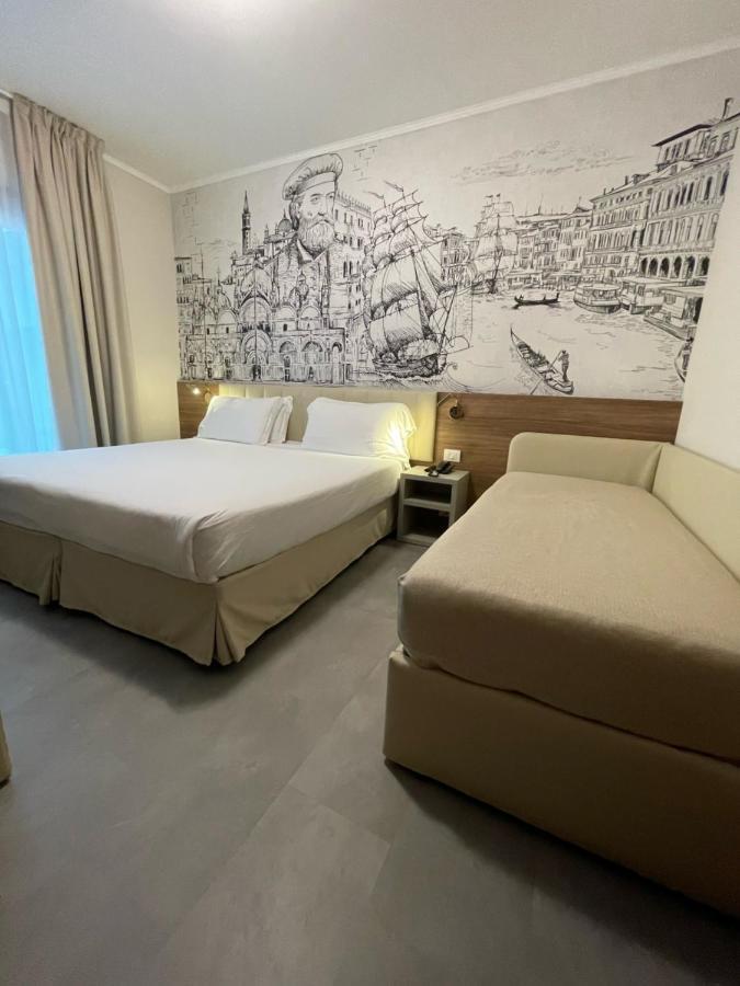 Hotel Marco Polo Лідо-ді-Єзоло Екстер'єр фото