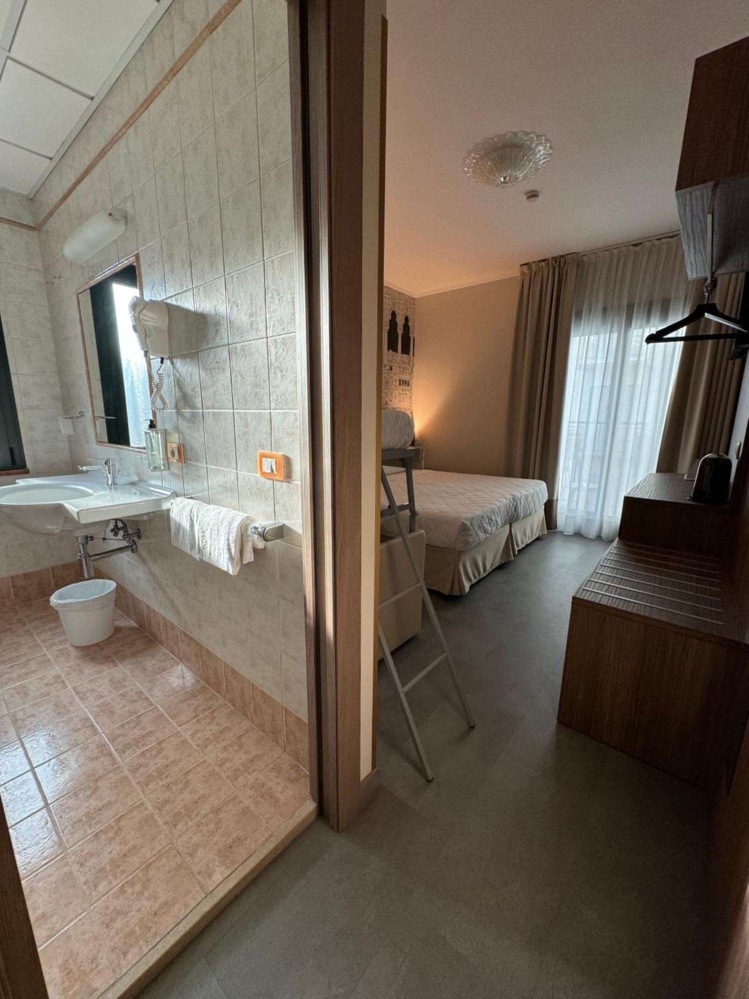 Hotel Marco Polo Лідо-ді-Єзоло Екстер'єр фото